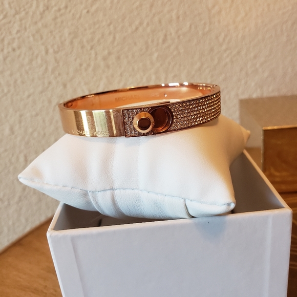 Michael Kors Heritage Pave Crystal Bracelet - Picture 2 of 4